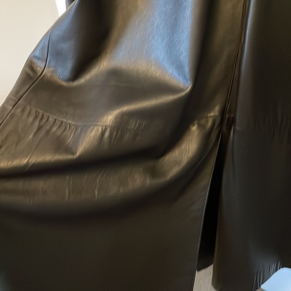 Leather coat - Picture 4 of 6